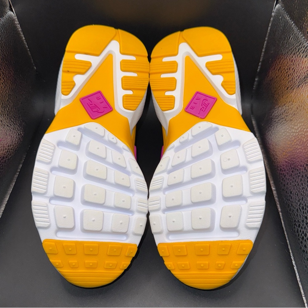 Size 8.5 - Nike Air Huarache City Low White Fuschia Wmns, Clean, With Box, Great - Picture 9 of 10